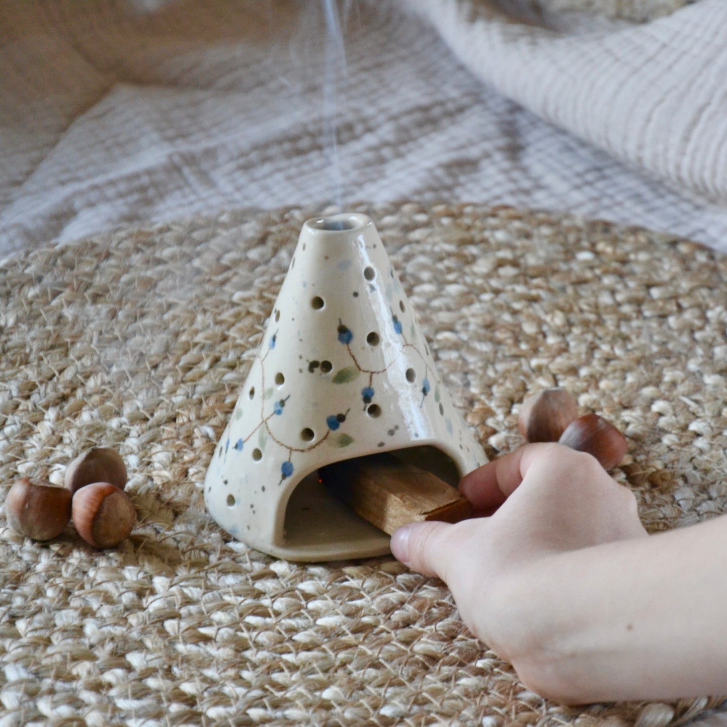 Svečnik Tipi za čajne svečke in kadilo Palo santo