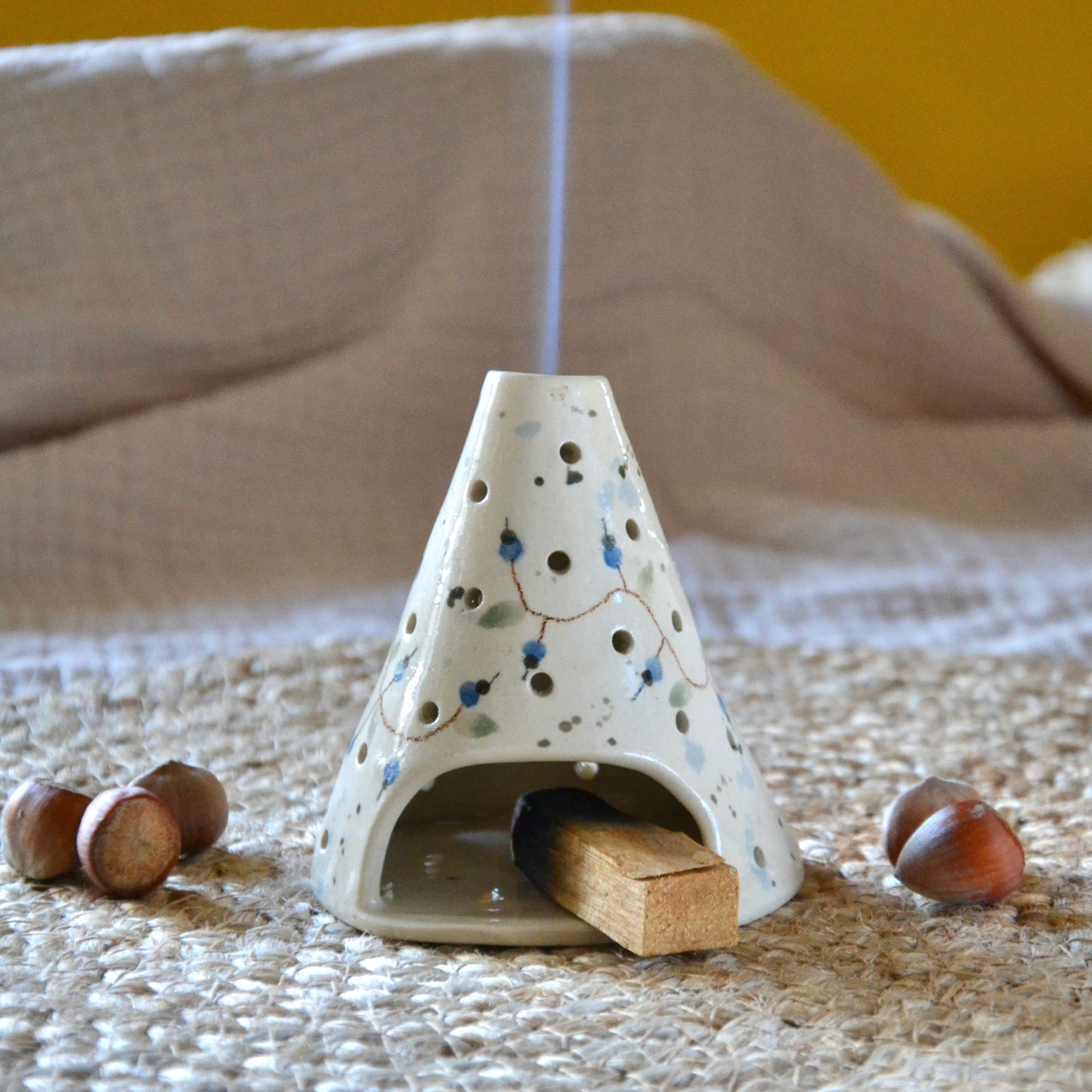 Svečnik Tipi za čajne svečke in kadilo Palo santo